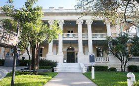 Hotel Ella